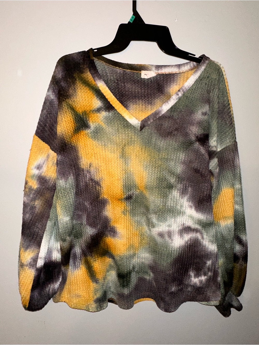 ⭐️ BIBI XL Tie-Dye V-Neck Women’s Waffle Sweater in Yellow, Green & Gray